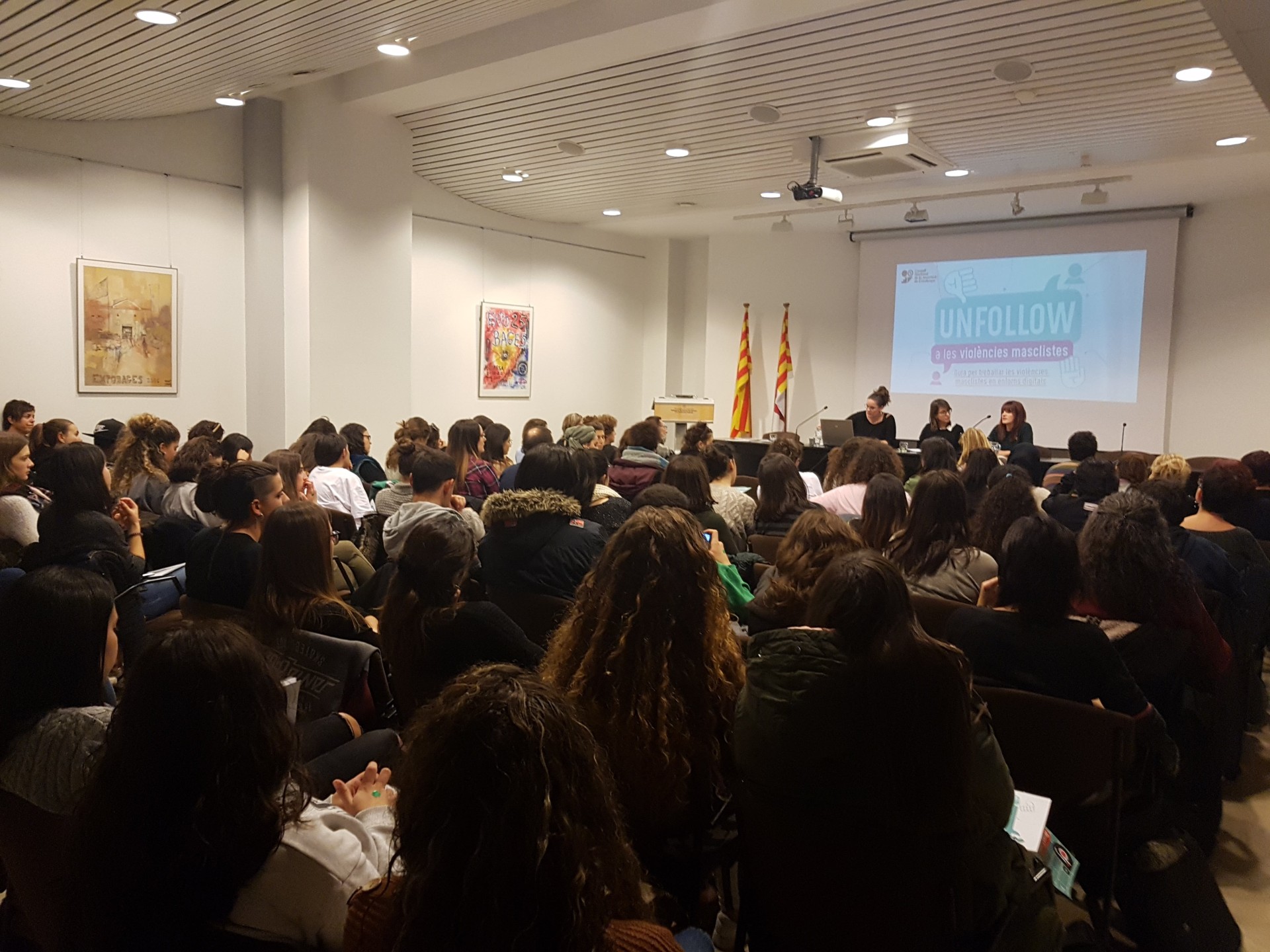 Èxit d’assistència als tallers d'Unfollow a les Violències Masclistes a la Catalunya Central