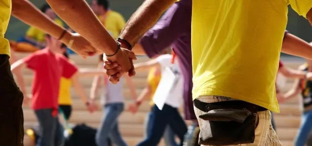 La falta de monitors amenaça la salut de l’oci educatiu