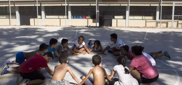 Barcelona 'vuelve al cole' con una carencia de ocio educativo infantil en el 30% de los barrios de la ciudad